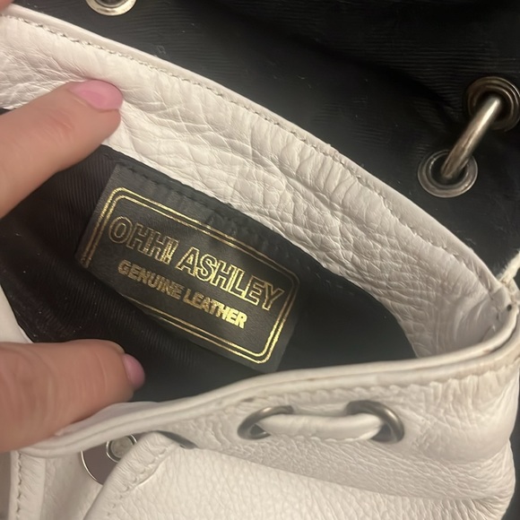 Skull wristlet - Picture 2 of 3